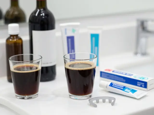 Sady na bělení zubů: Jak získat nejlepší cenu a vyhnout se pastvám